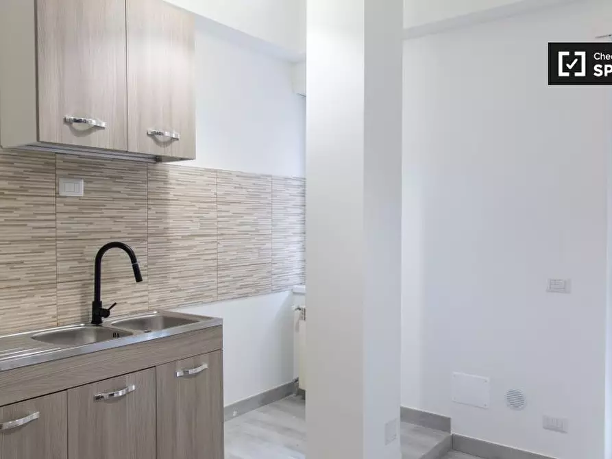 Immagine 19 di Camera condivisa in affitto  in Viale di Vigna Pia a Roma