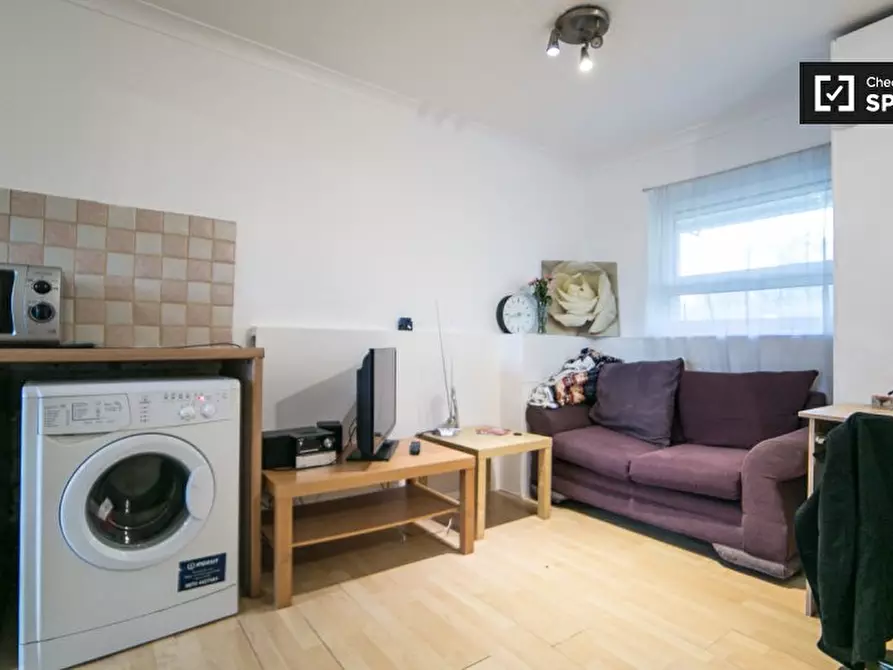 Immagine 8 di Camera condivisa in affitto  in Horton House, Field Rd, Hammersmith, London W 8HW, UK a Hammersmith