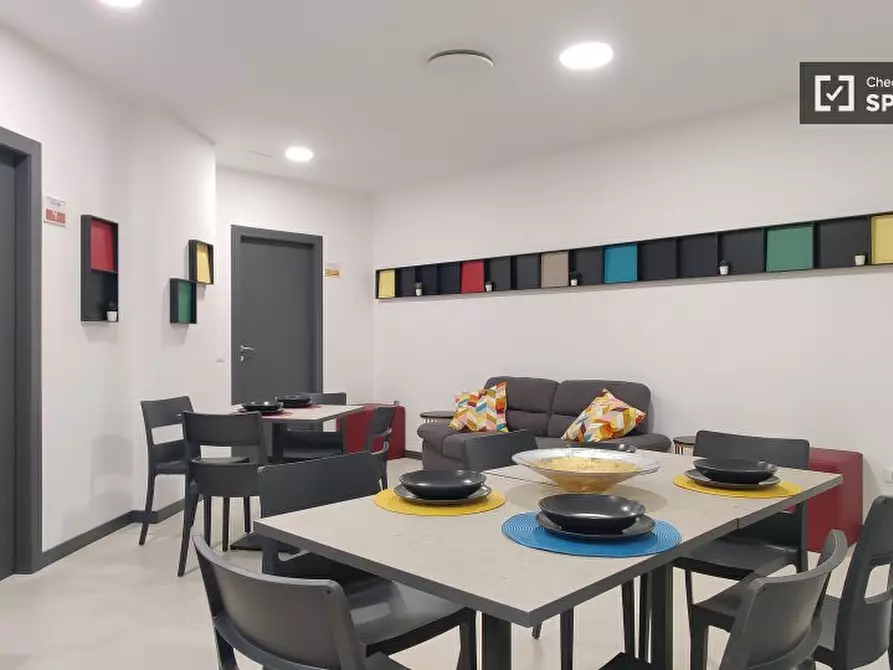 Immagine 8 di Camera condivisa in affitto  in Corso Italia a Milano