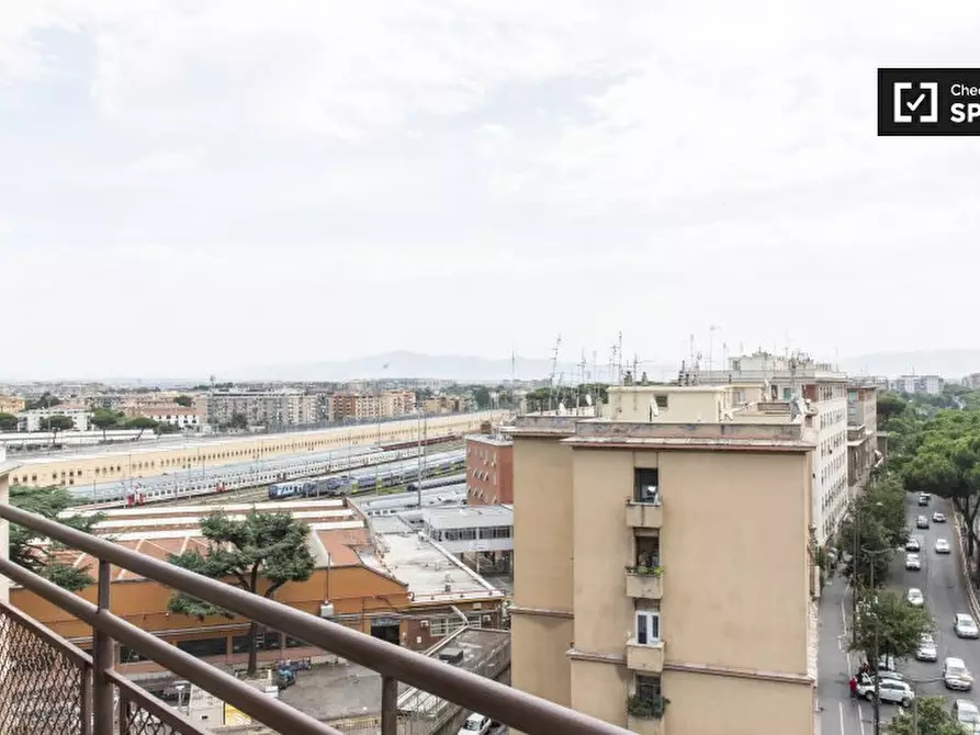 Immagine 6 di Camera condivisa in affitto  in Via Bartolomeo Colleoni a Roma