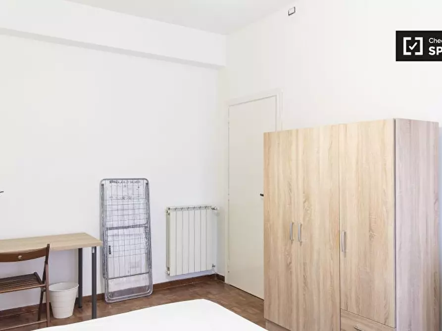 Immagine 3 di Camera condivisa in affitto  in Viale di Vigna Pia a Roma