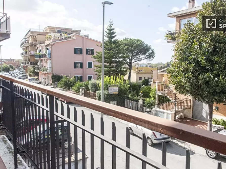 Immagine 18 di Camera condivisa in affitto  in Via della Massimilla a Roma