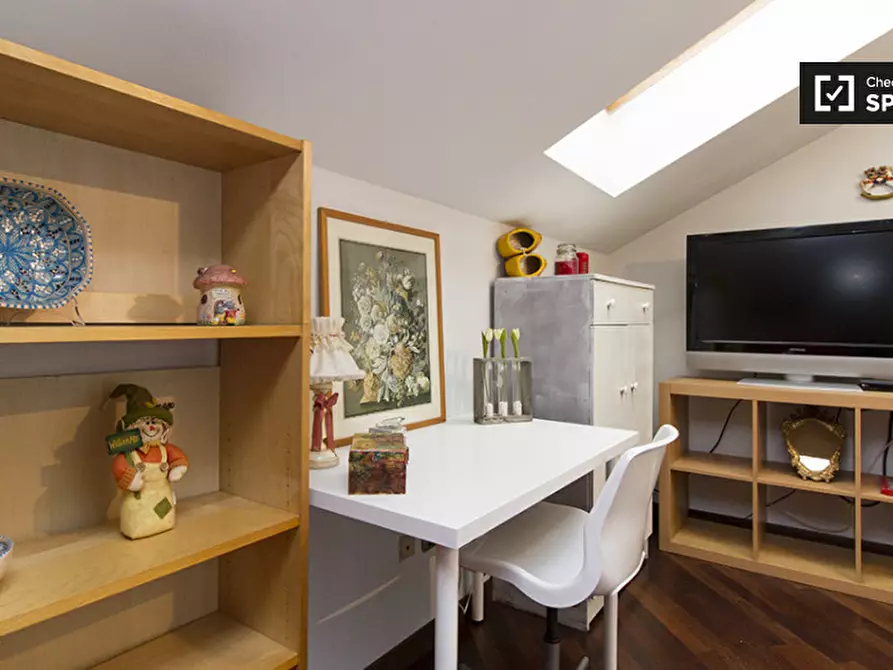 Immagine 2 di Camera condivisa in affitto  in Via Raffaello Sanzio a Cinisello Balsamo