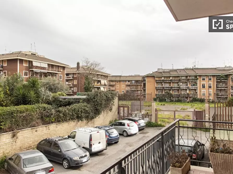 Immagine 9 di Camera condivisa in affitto  in Via Angelo Berardi a Roma