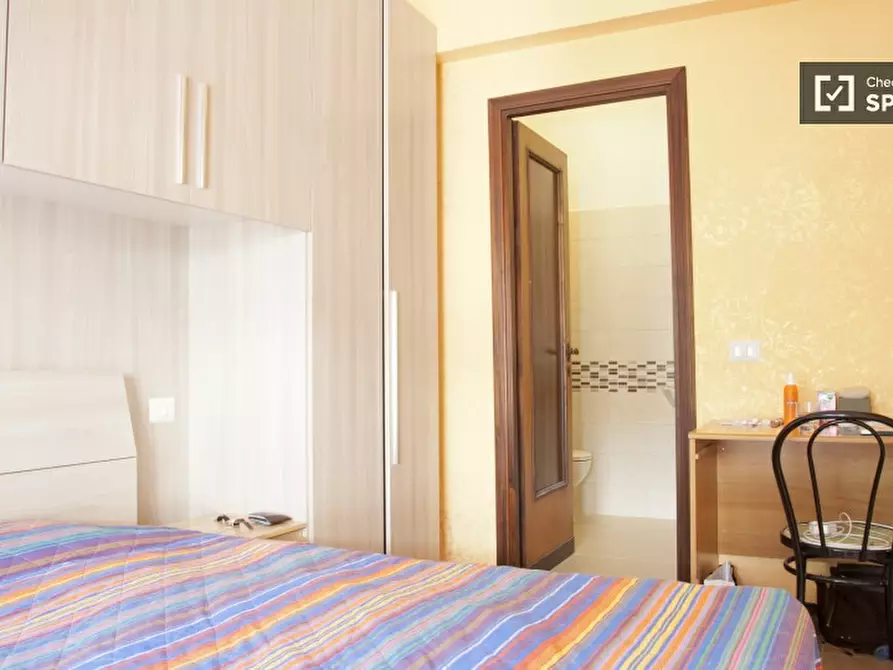 Immagine 1 di Camera condivisa in affitto  in Viale di Tor Marancia a Roma