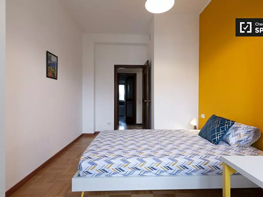 Immagine 2 di Camera condivisa in affitto  in Viale Beatrice d'Este a Milano