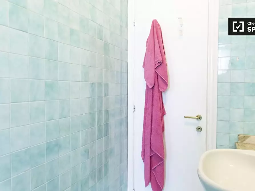 Immagine 14 di Camera condivisa in affitto  in Viale Ippocrate a Roma