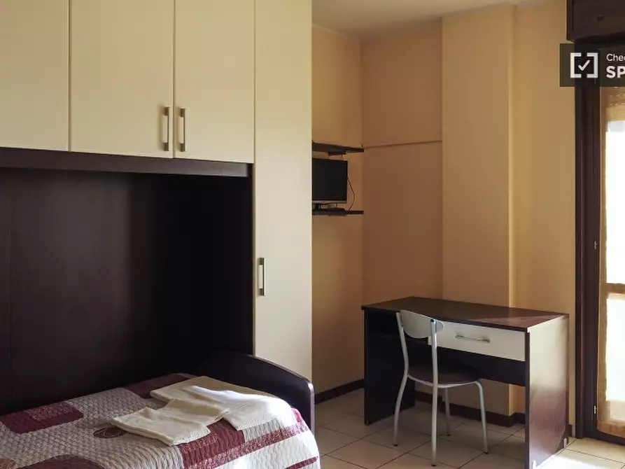 Immagine 2 di Camera condivisa in affitto  in Viale Antonio Gramsci a Sesto San Giovanni