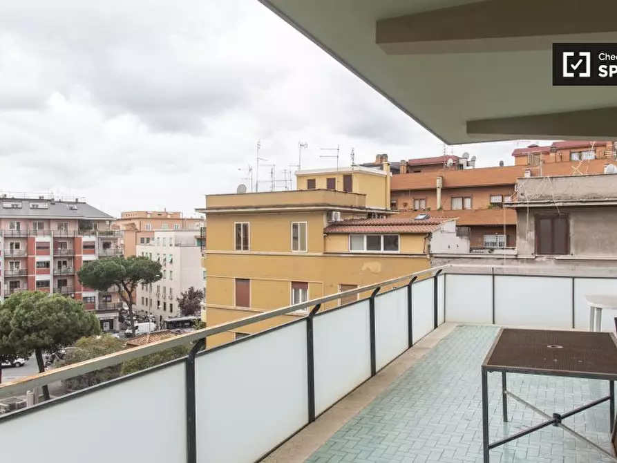 Immagine 19 di Camera condivisa in affitto  in Via di Boccea a Roma