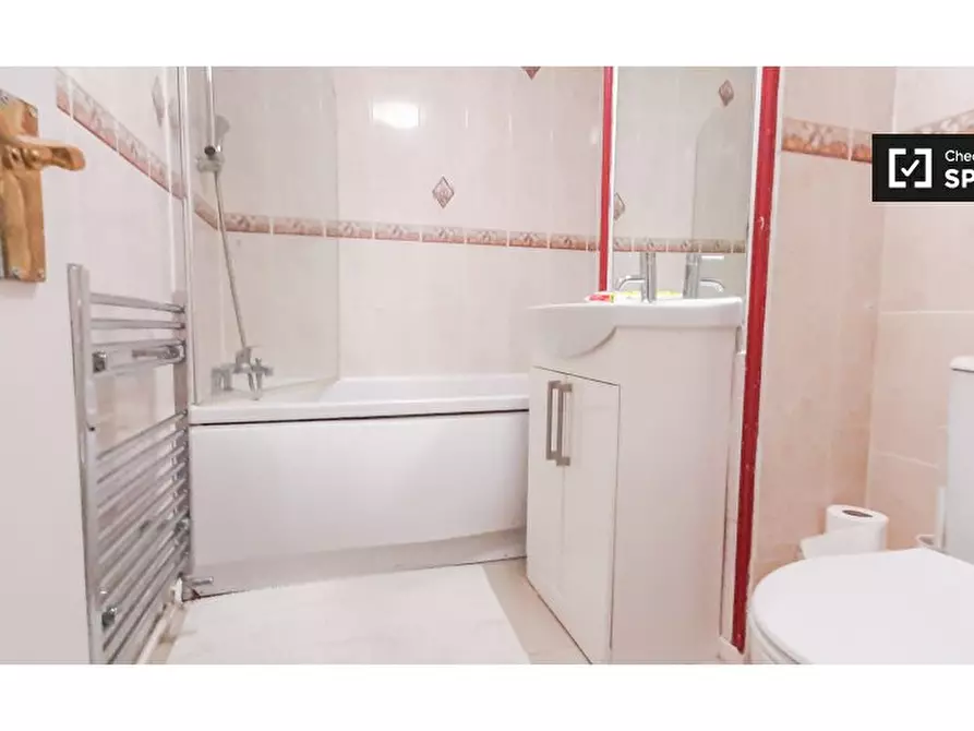 Immagine 17 di Appartamento in affitto  in Goldfinch Rd a Eltham