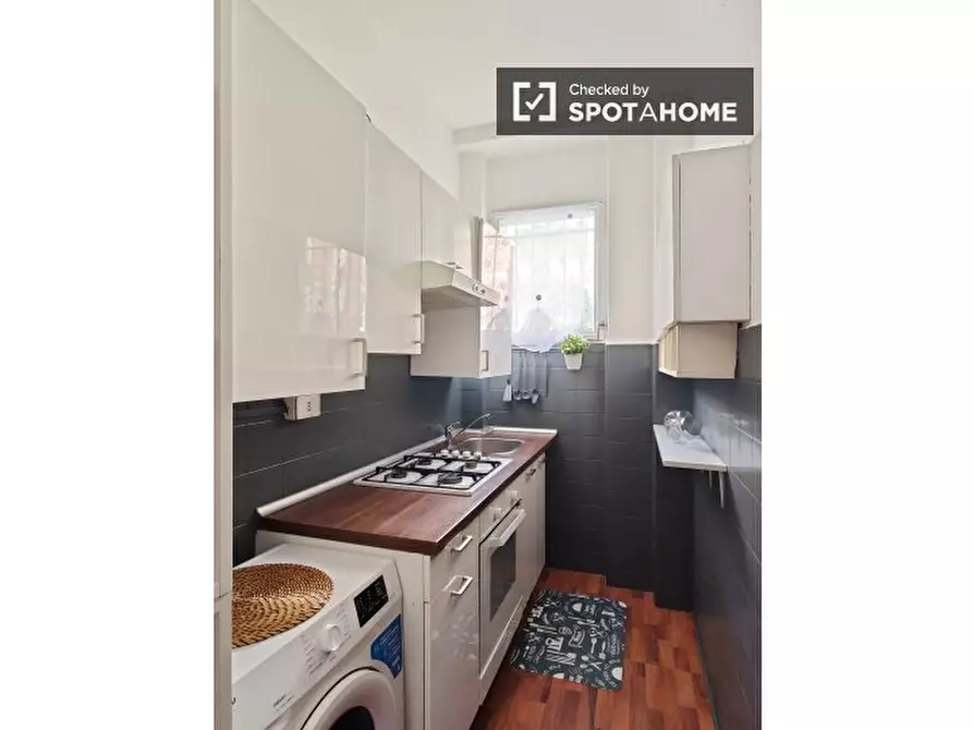 Immagine 13 di Ufficio in affitto  in Via Lorenteggio a Milano