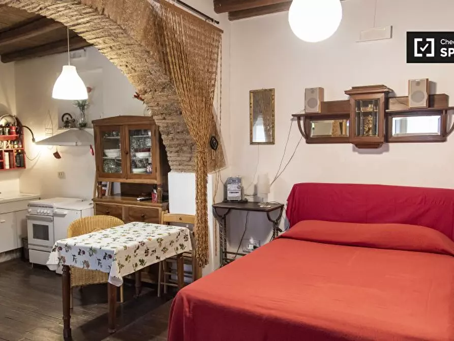 Immagine 1 di Appartamento in affitto  in Via della Scala a Roma