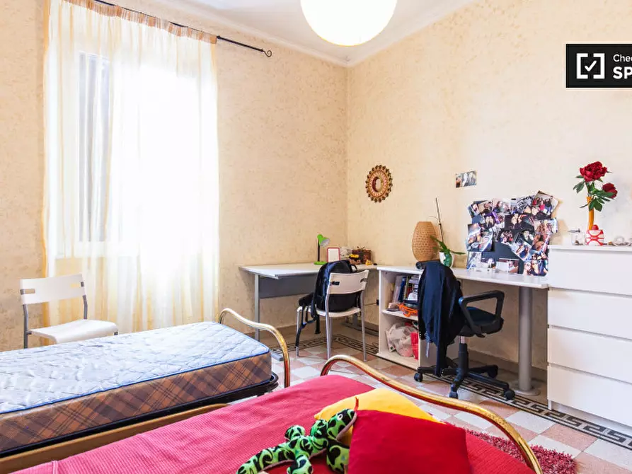 Immagine 2 di Camera condivisa in affitto  in Piazza Tommaso De Cristoforis a Roma