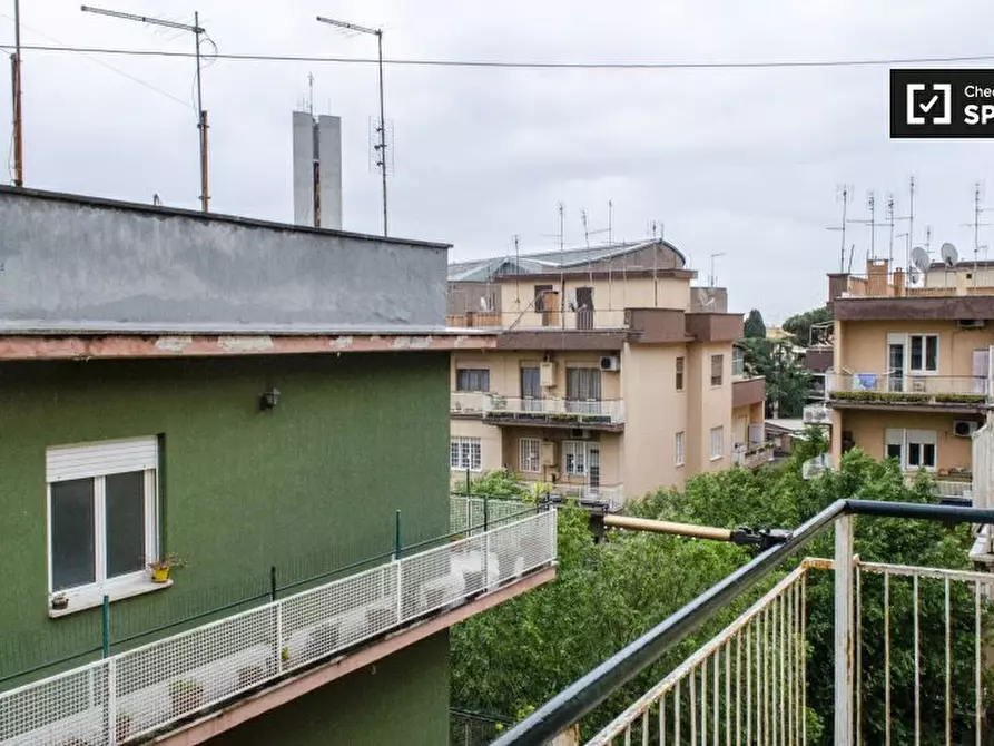 Immagine 7 di Camera condivisa in affitto  in Via Federico Ozanam a Roma