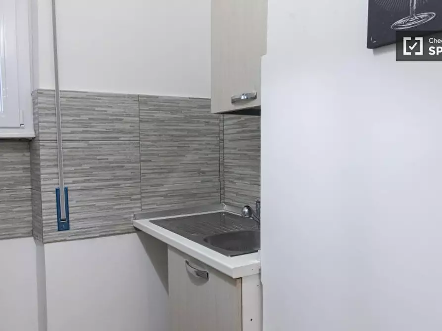 Immagine 10 di Camera condivisa in affitto  in Via Angelo Fava a Roma