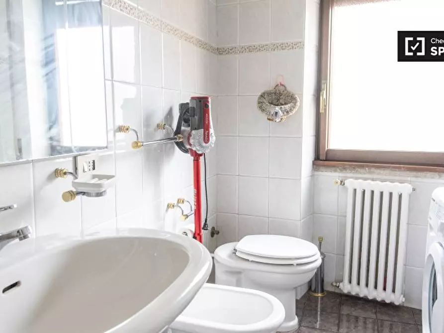 Immagine 16 di Camera condivisa in affitto  in Via di Boccea a Roma