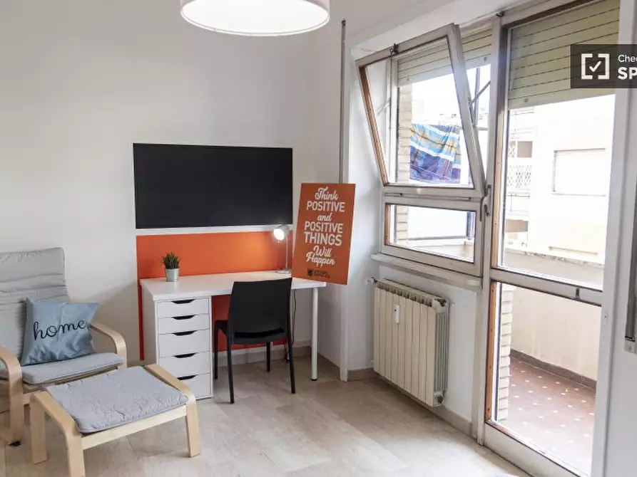 Immagine 4 di Camera condivisa in affitto  in Lungotevere di Pietra Papa a Roma