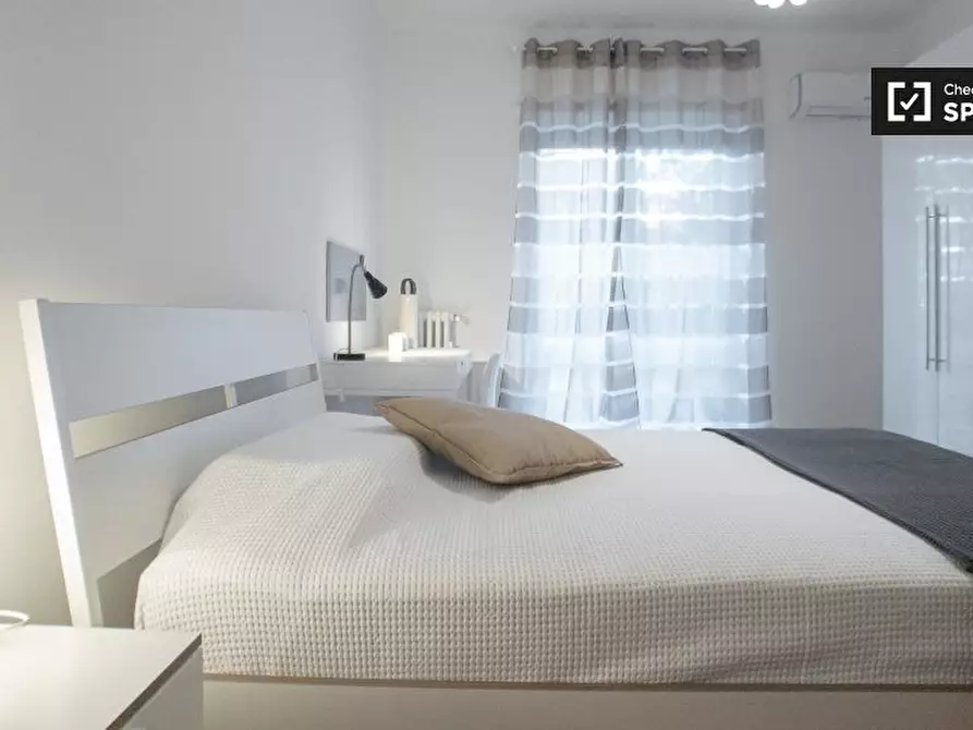 Immagine 2 di Camera condivisa in affitto  in Via Domokos, 20147 Milano MI, Italy a Milano