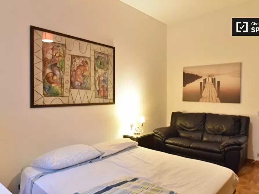 Immagine 2 di Camera condivisa in affitto  in Via Pietro Mascagni a Roma