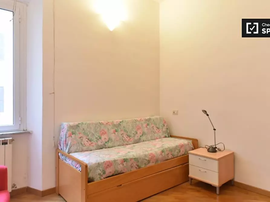 Immagine 4 di Camera condivisa in affitto  in Via Filippo Turati a Roma