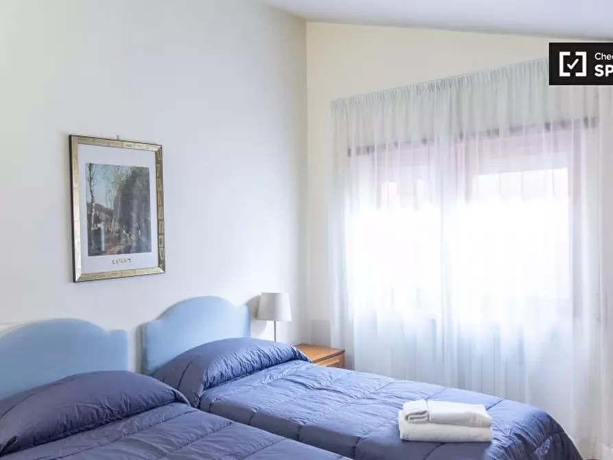 Immagine 6 di Appartamento in affitto  in Via Ildebrando Vivanti a Roma