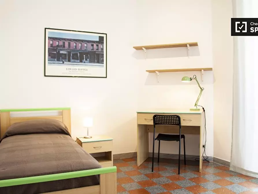 Immagine 2 di Camera condivisa in affitto  in Via degli Opimiani, 00174 Roma RM, Italy a Roma