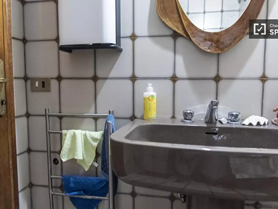 Immagine 19 di Camera condivisa in affitto  in Via Goffredo Mameli a Roma