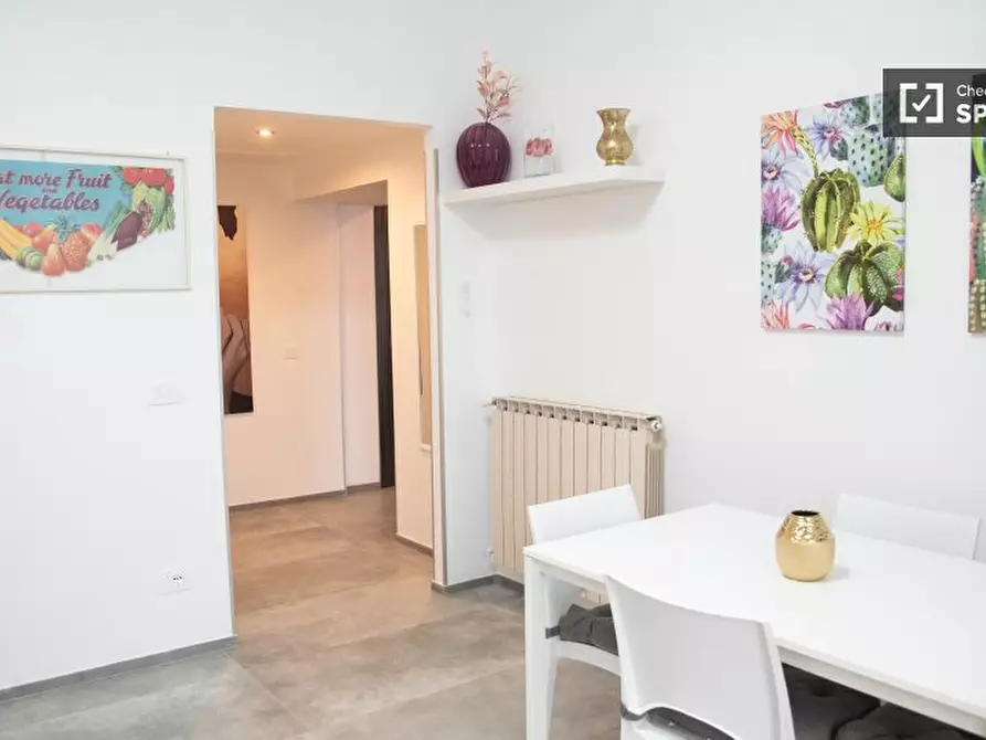 Immagine 12 di Appartamento in affitto  in Via del Forte Braschi a Roma