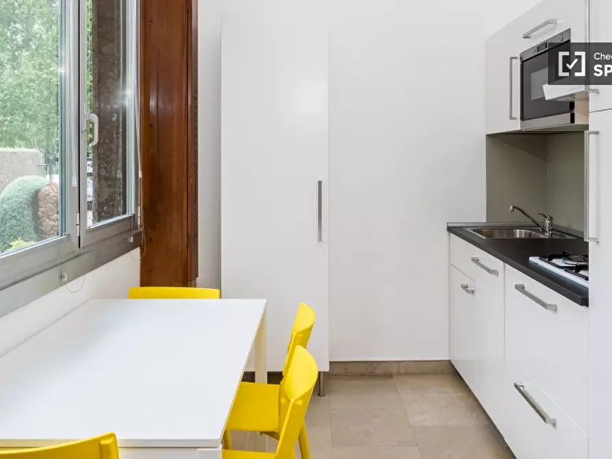 Immagine 17 di Camera condivisa in affitto  in Largo Isabella d'Aragona a Milano