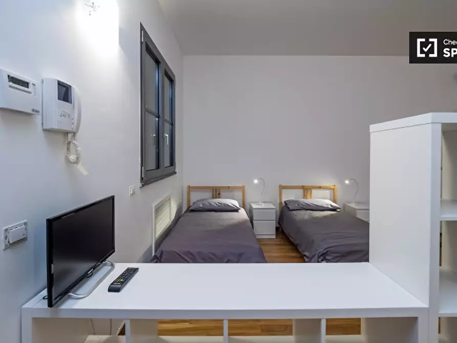 Immagine 2 di Ufficio in affitto  in Via Enrico Cosenz a Milano