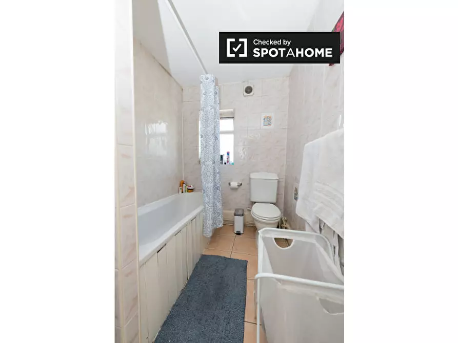 Immagine 5 di Camera condivisa in affitto  in Lower Richmond Road a Wandsworth