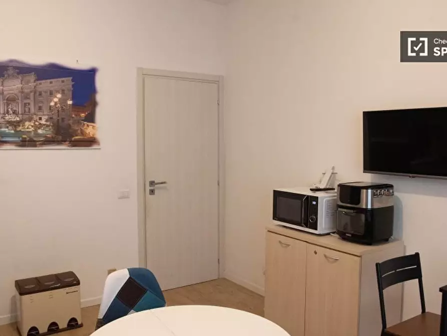 Immagine 12 di Camera condivisa in affitto  in Via Giovan Battista Gandino a Roma