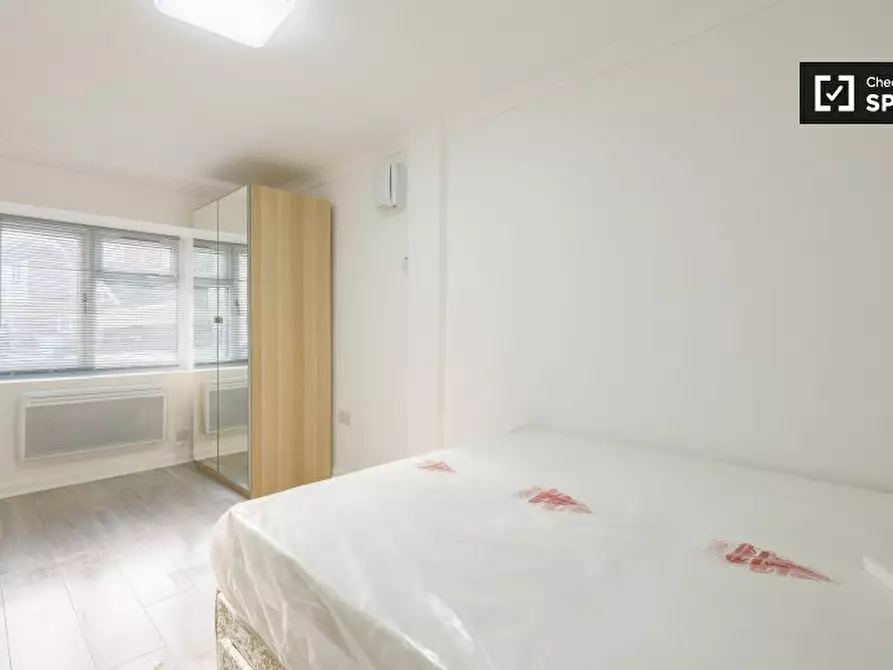 Immagine 1 di Appartamento in affitto  in Heathfield Park Drive a Barking