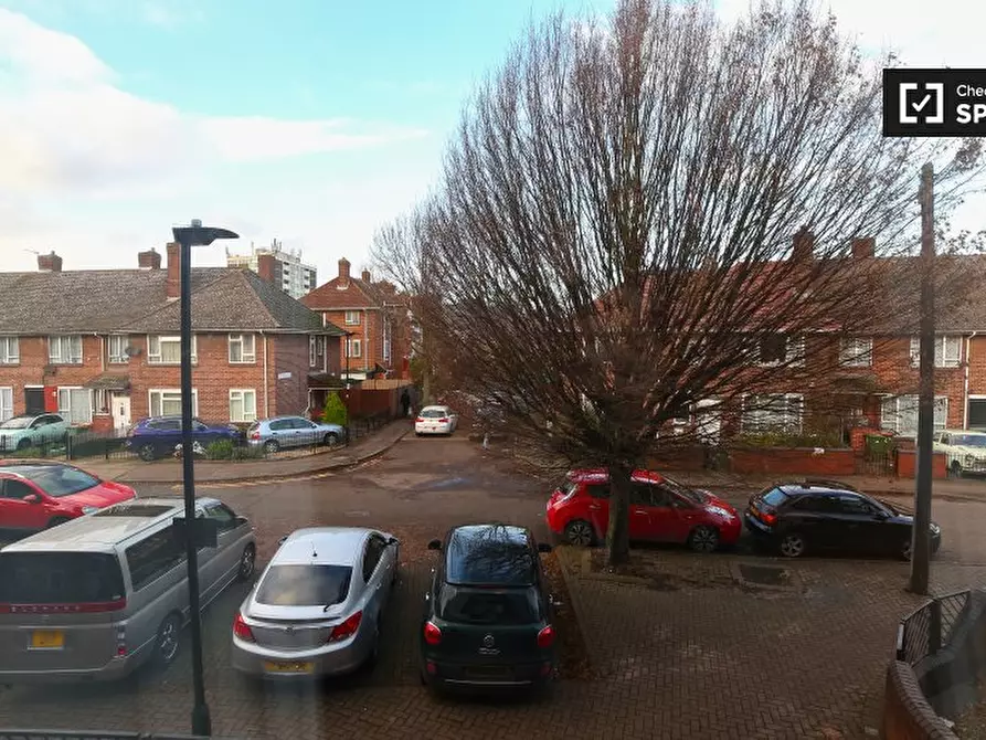 Immagine 1 di Camera condivisa in affitto  in Martindale Ave a East Ham
