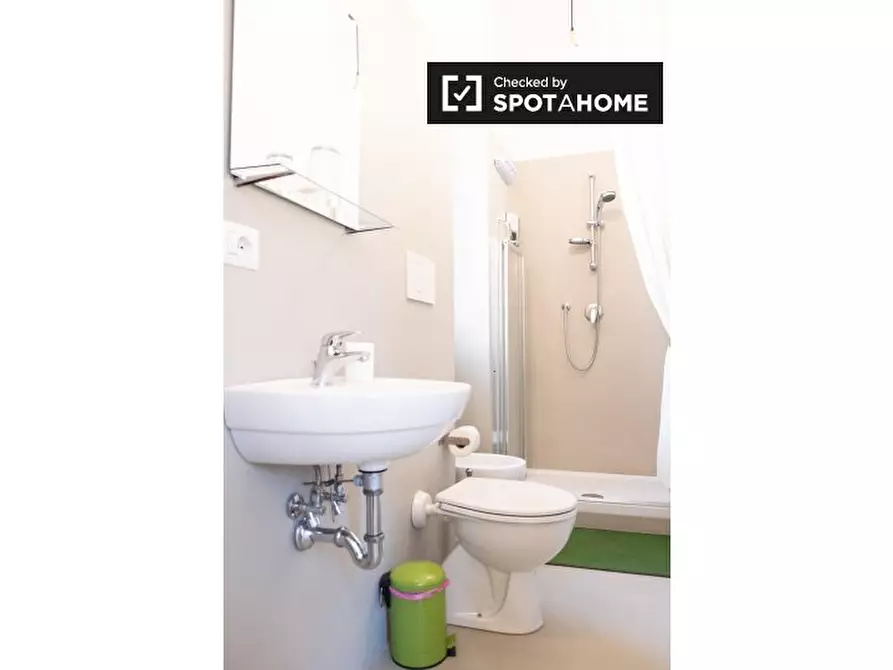 Immagine 4 di Camera condivisa in affitto  in Via dei Giovi, 00141 Roma RM, Italy a Roma