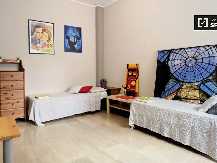 Immagine 2 di Camera condivisa in affitto  in Viale Famagosta, 20142 Milano MI, Italy a Milano