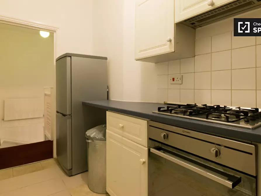 Immagine 9 di Appartamento in affitto  in Bethnal Green Road a Poplar