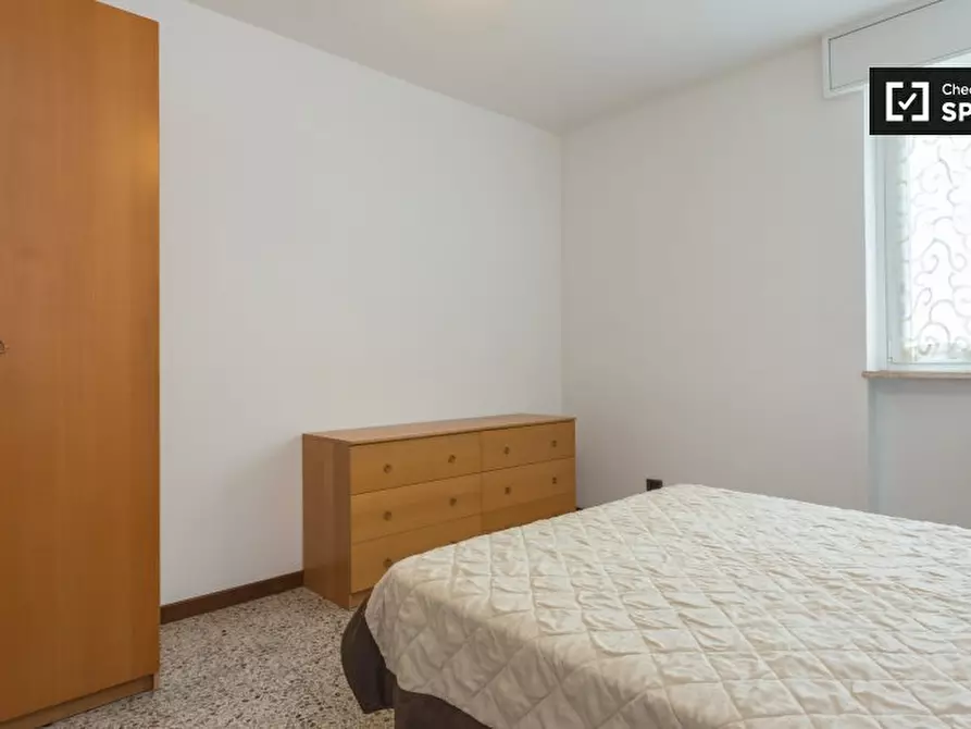 Immagine 2 di Camera condivisa in affitto  in Via Viterbo a Milano