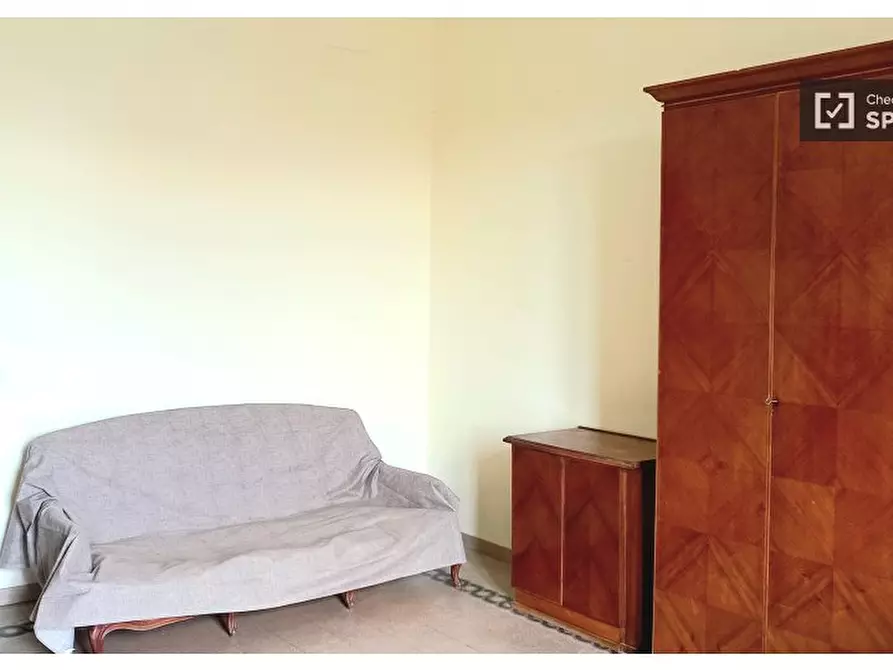 Immagine 4 di Camera condivisa in affitto  in Piazza Vittorio Emanuele II, 00185 Roma RM, Italy a Roma