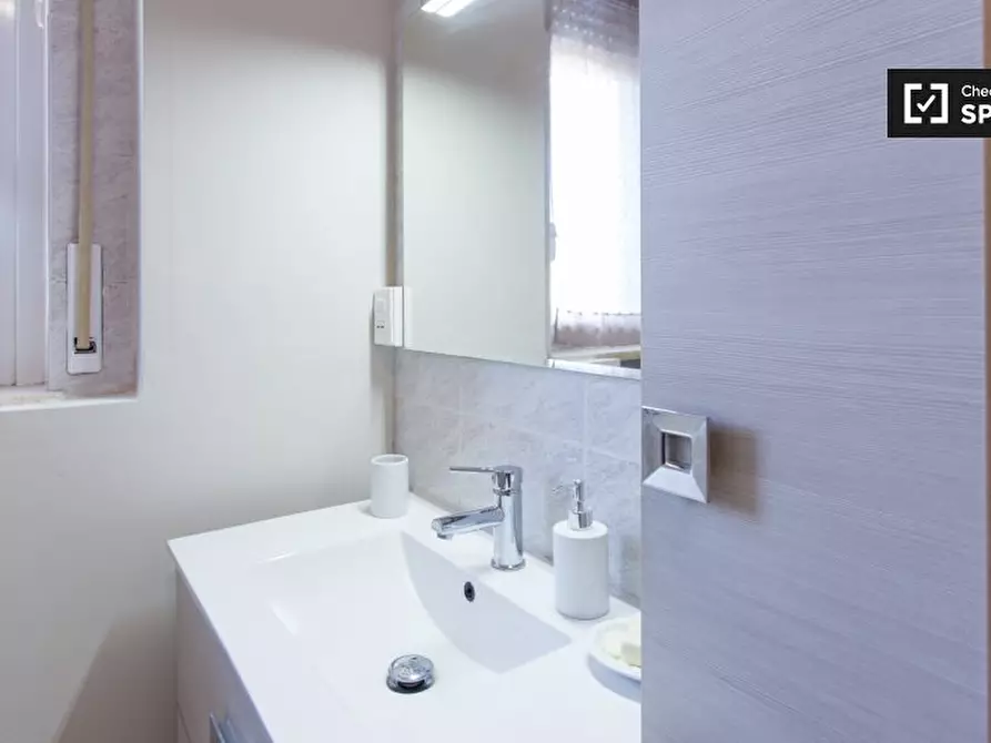 Immagine 15 di Appartamento in affitto  in Via Lucca a Milano