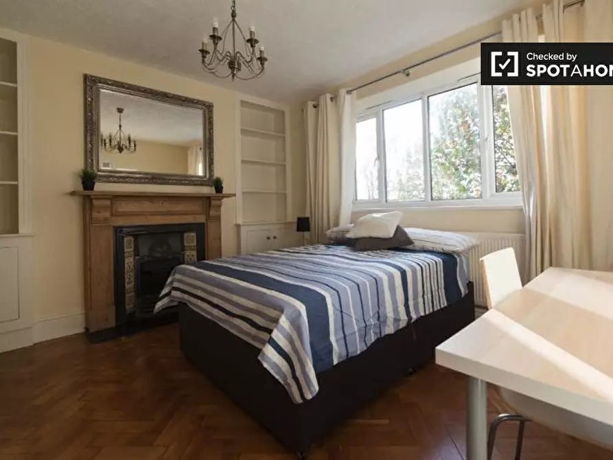 Immagine 1 di Camera condivisa in affitto  in Wandle Way a Wandsworth