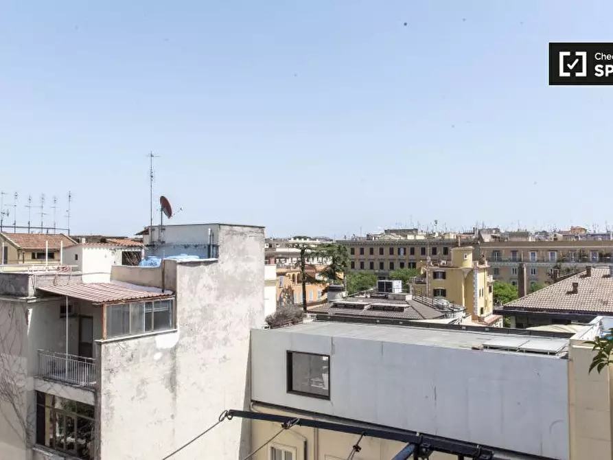 Immagine 6 di Appartamento in affitto  in Viale Giulio Cesare a Roma