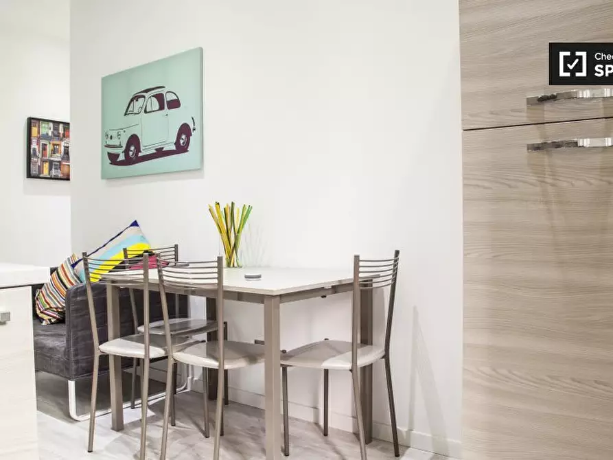 Immagine 8 di Camera condivisa in affitto  in Via Valdinievole, Roma RM, Italy a Roma