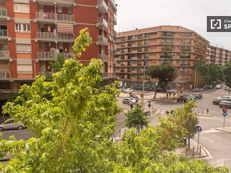 Immagine 12 di Camera condivisa in affitto  in Via delle Cave a Roma