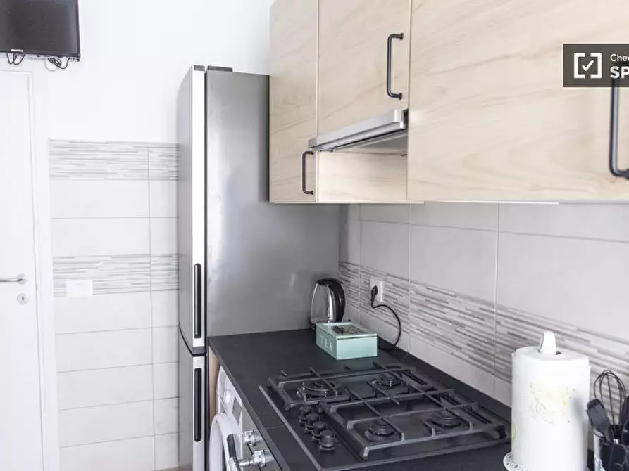 Immagine 10 di Camera condivisa in affitto  in Via dei Frassini a Roma