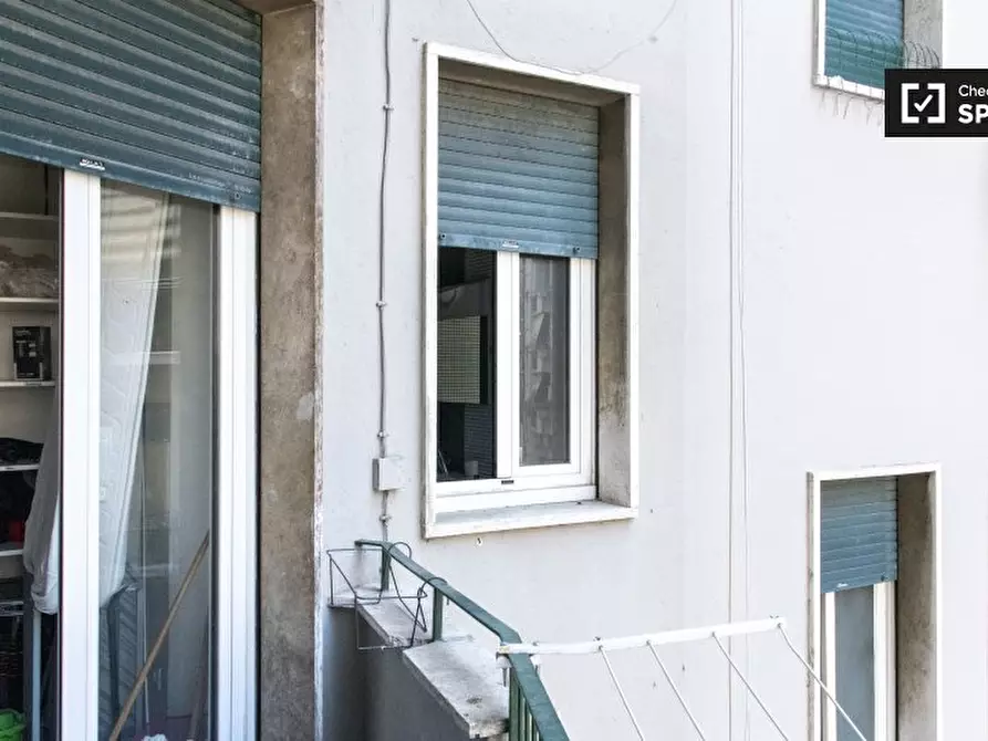 Immagine 15 di Camera condivisa in affitto  in Via dei Campi Flegrei a Roma