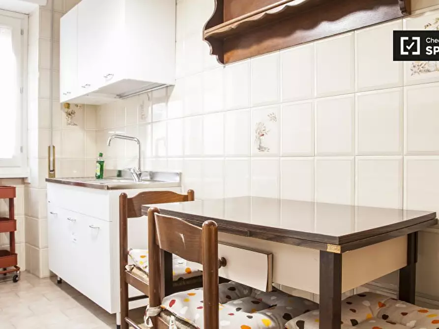 Immagine 7 di Camera condivisa in affitto  in Via Marcantonio Bragadin a Roma