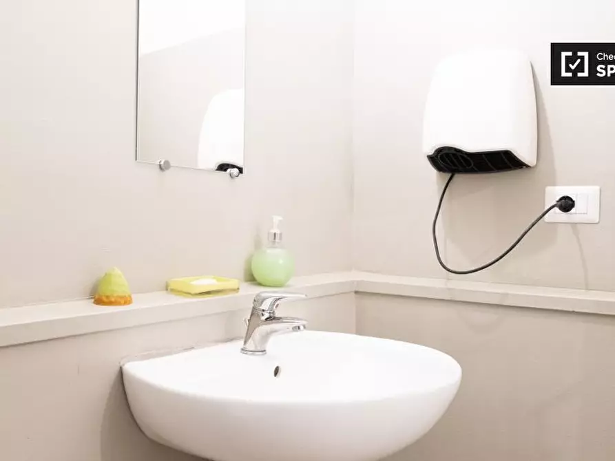 Immagine 19 di Camera condivisa in affitto  in Via dei Giovi, 00141 Roma RM, Italy a Roma