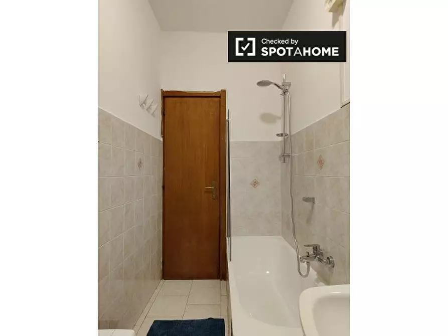 Immagine 11 di Camera condivisa in affitto  in Via Don Bosco a Milano