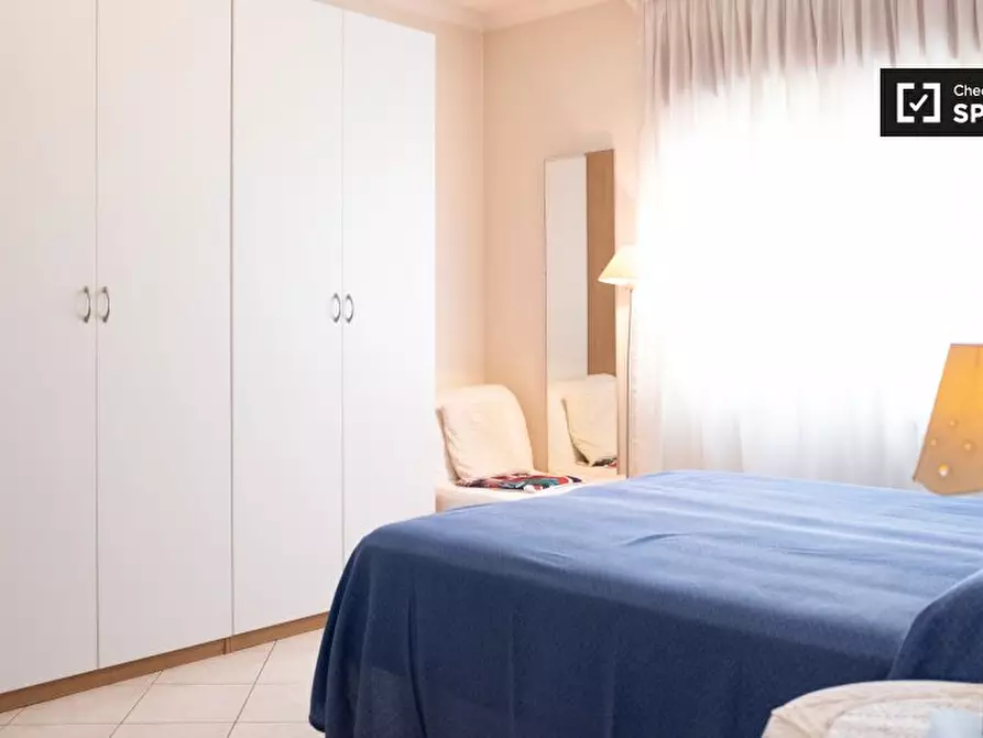 Immagine 5 di Camera condivisa in affitto  in Via Giuseppe Gregoraci a Roma